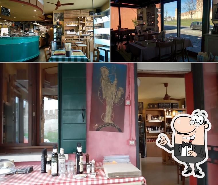 Siediti a un tavolo di Ristorante Le Mura Bar-Gastronomia Bigoleria