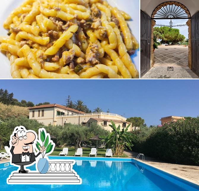 La foto di esterno e cibo da Agriturismo Villa Cefalà