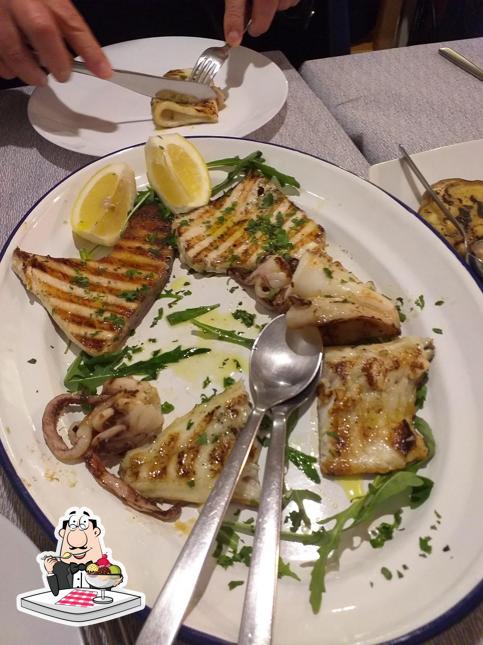 Tano Pescheria serve un'ampia gamma di dolci