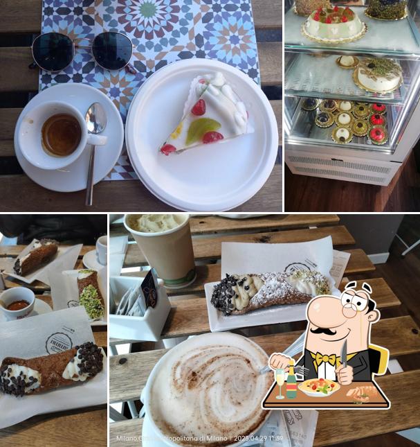 Cibo al AMMU Cannoli Espressi Siciliani