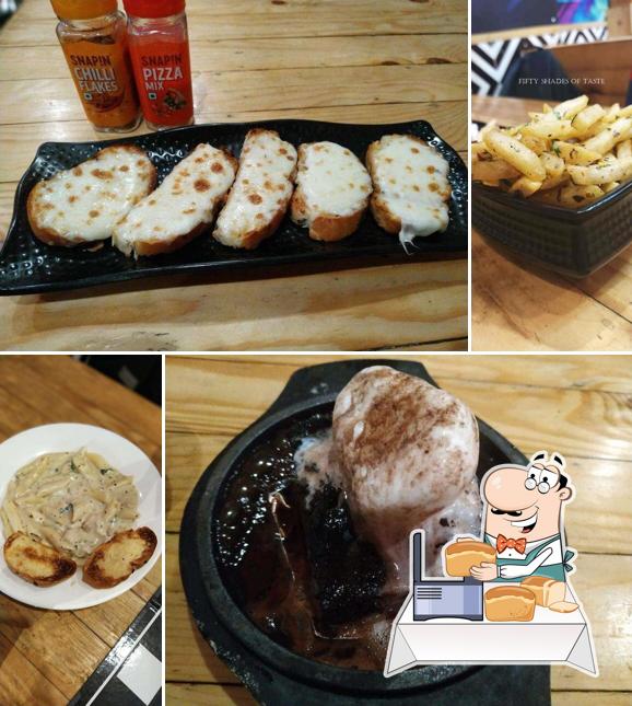 Garlic bread at The 101 Corner