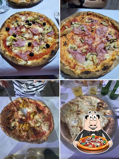 Scegli una pizza a Pizzeria Del Corso
