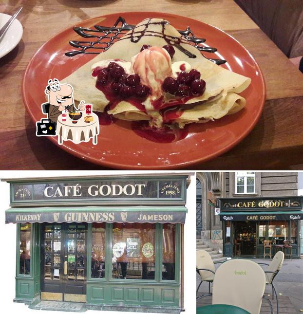 Tra le varie cose da Café Godot si possono trovare la cibo e interni