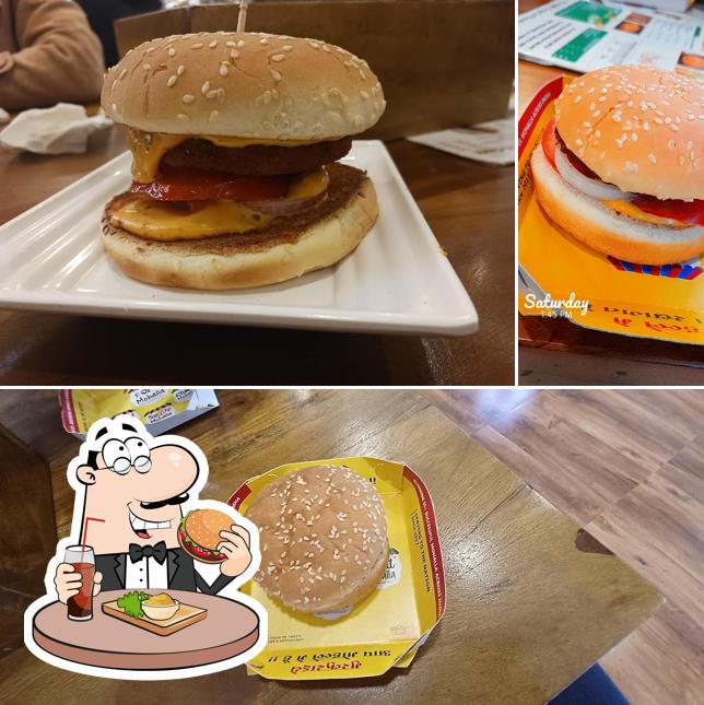Order a burger at Food Mohalla
