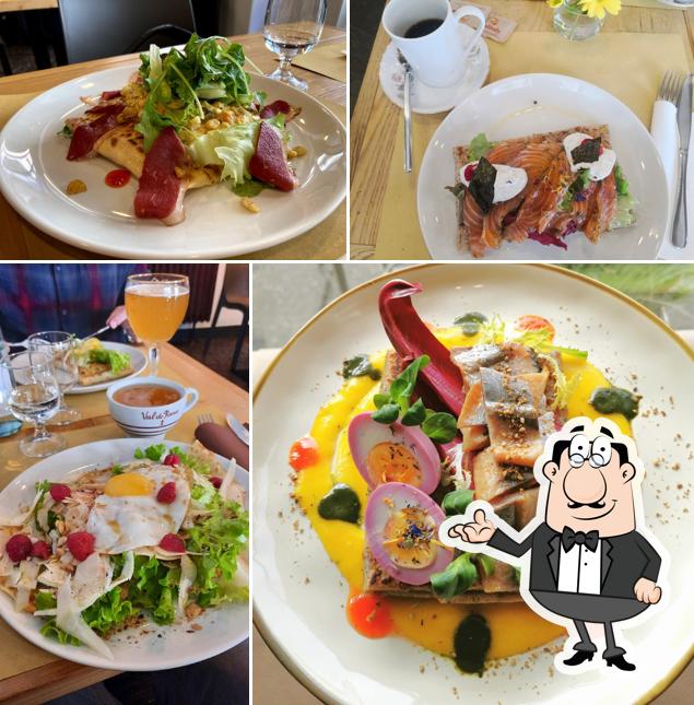 Siediti a un tavolo di Adonis Crêperie Bistrot