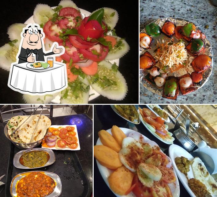 Shree Santosh Family Dhaba veg Restaurant(100% PURE VEG & JAIN FOOD)North Indian food