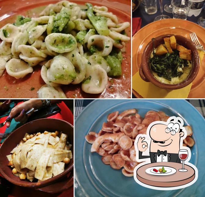Platti al Trattoria Storica San Carlino