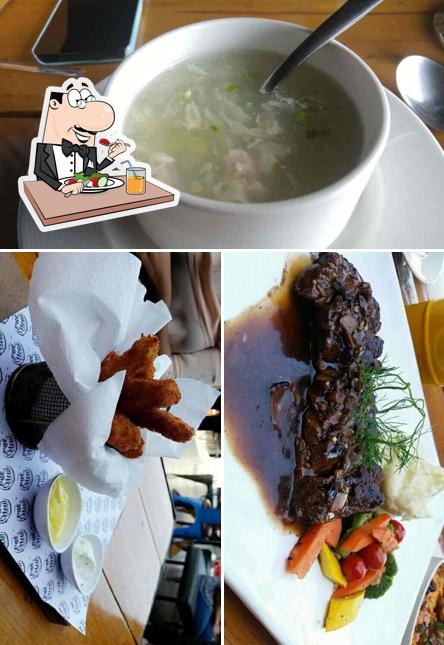 Meals at Free Flow - Traffic Bar