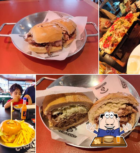 Sanduíche de carne de porco desfiada em Churrasco Grego 24HOROS
