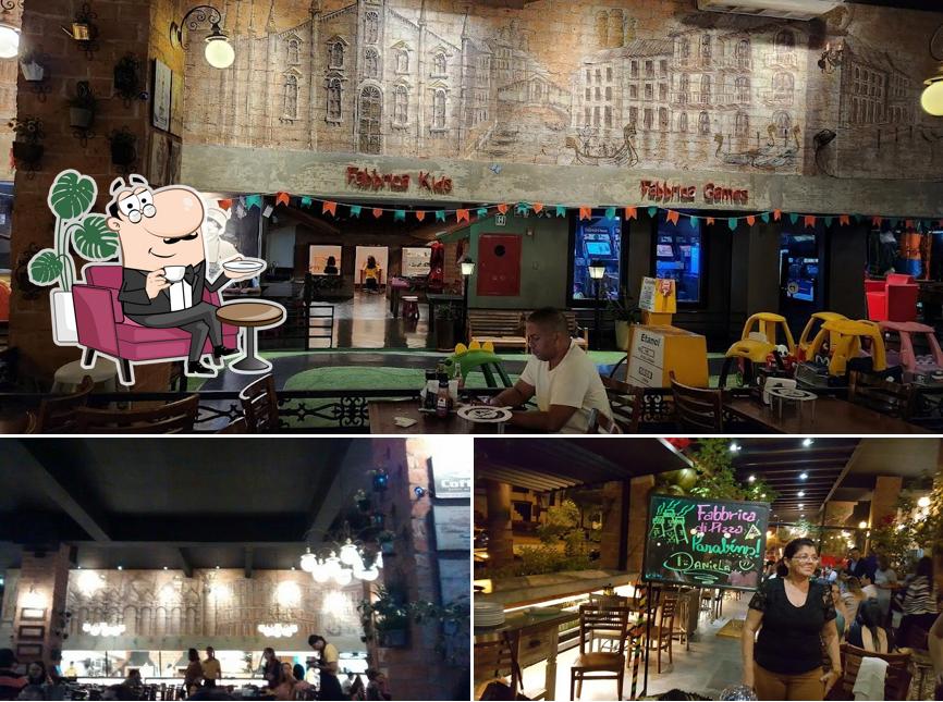 O interior do Fabbrica di Pizza