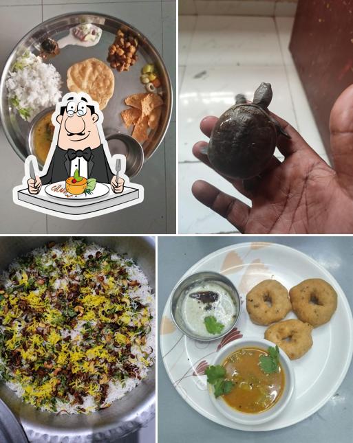 Food at Mahadev Tiffin center