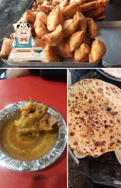 Samosa at Tasty Parantha shop