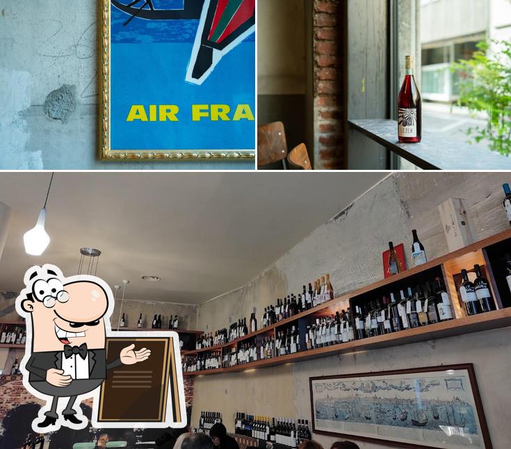 La foto della esterno e lavagna di Dorsoduro enoteca con cucina