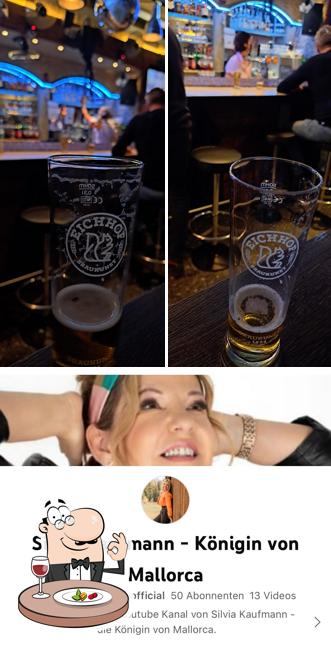 Silvia Kaufmann‘s Schlagerbar