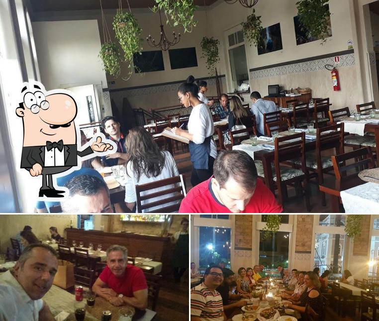 Sente em uma das mesas no Restaurante Caxiri Manaus