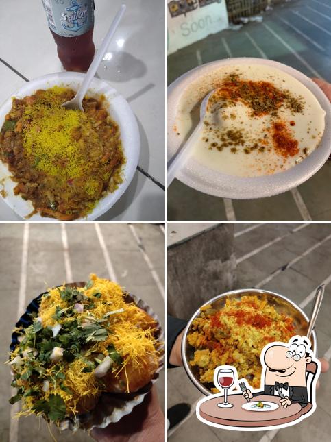 Food at Santosh Bhel
