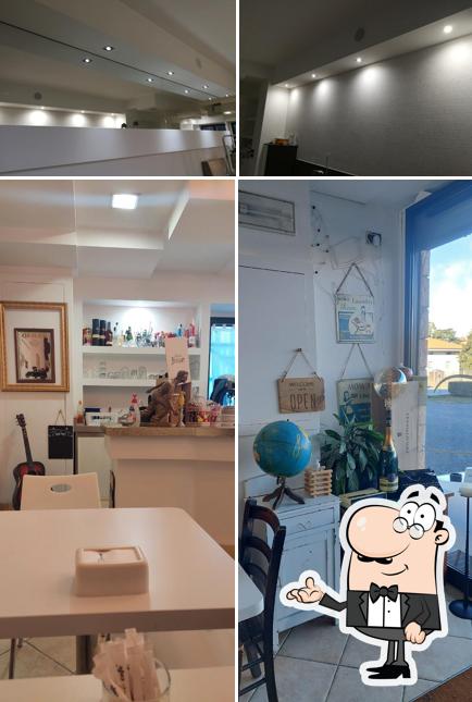 Siediti a un tavolo di DAUDA CAFÈ