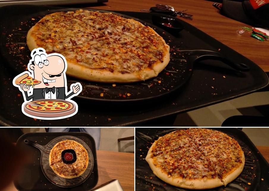 At Pokket Cafe-Atria, you can enjoy pizza