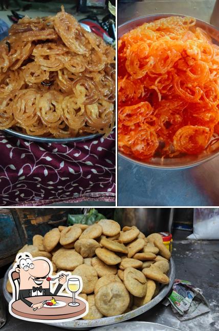 Food at Bajrang Samosa