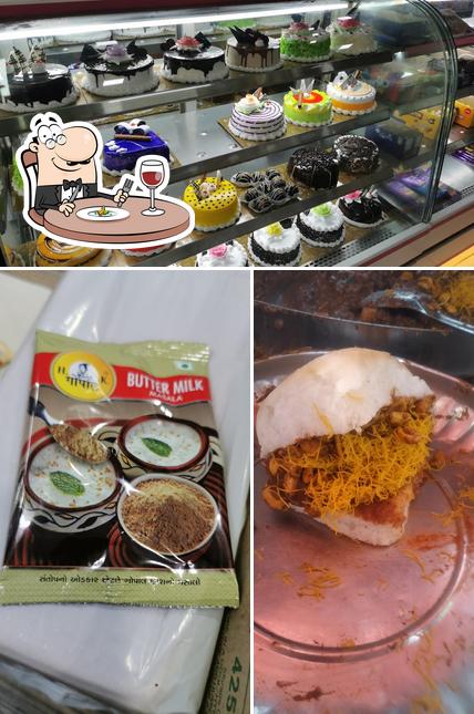 Food at Bharat Dabeli Center