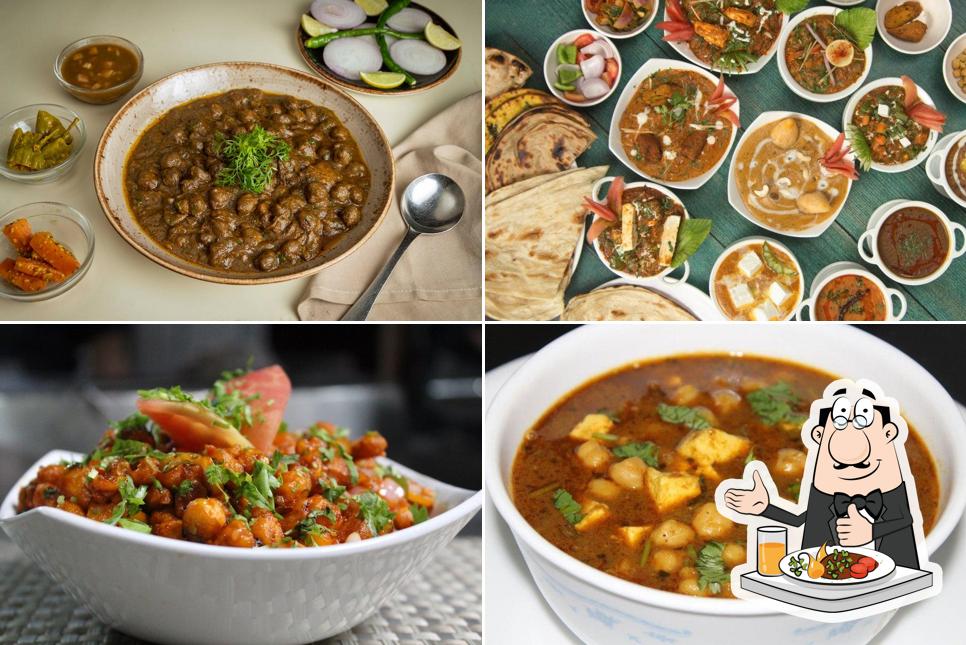 Food at Chhabra's Golden Moments