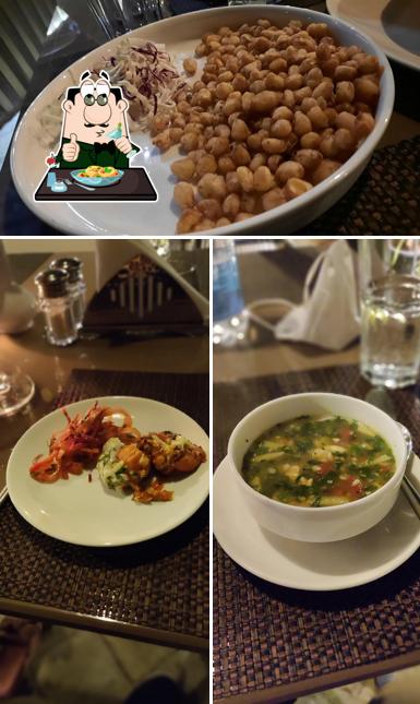 Food at SKYFIVE Lounge