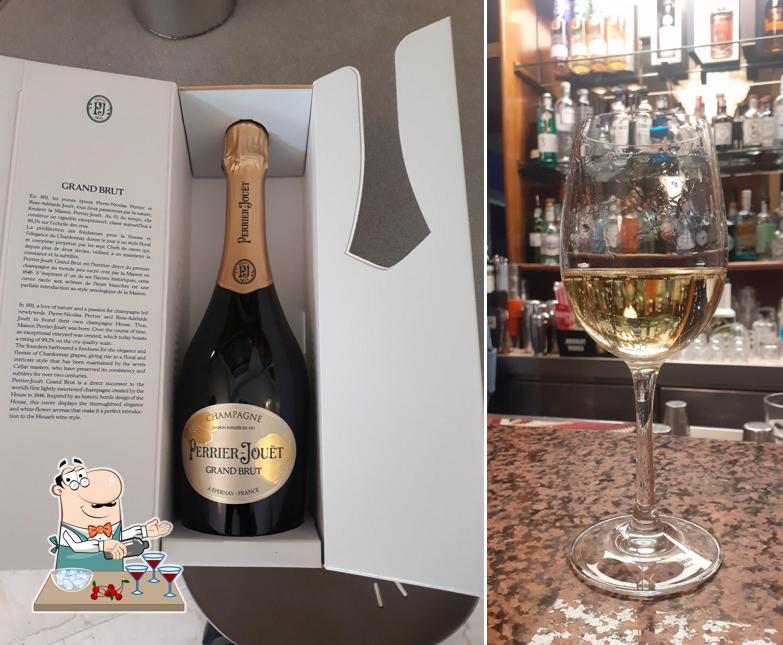 Rinald serve alcolici