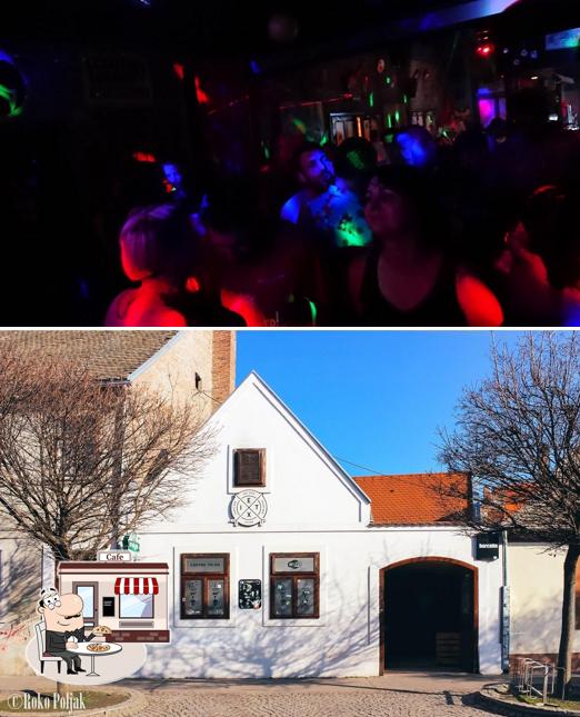 Gli esterni di Club EXIT