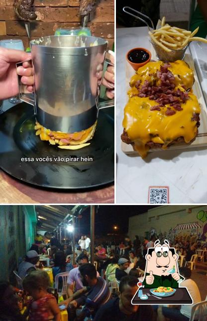 A comida e bebida do restaurante