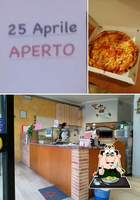 La cibo e interni del ristorante