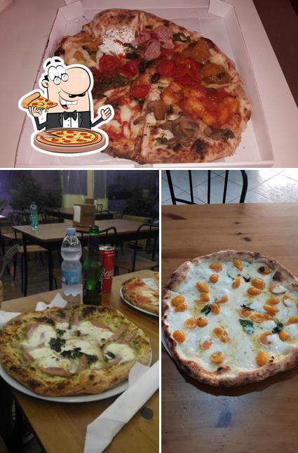Scegli tra le svariate varianti di pizza