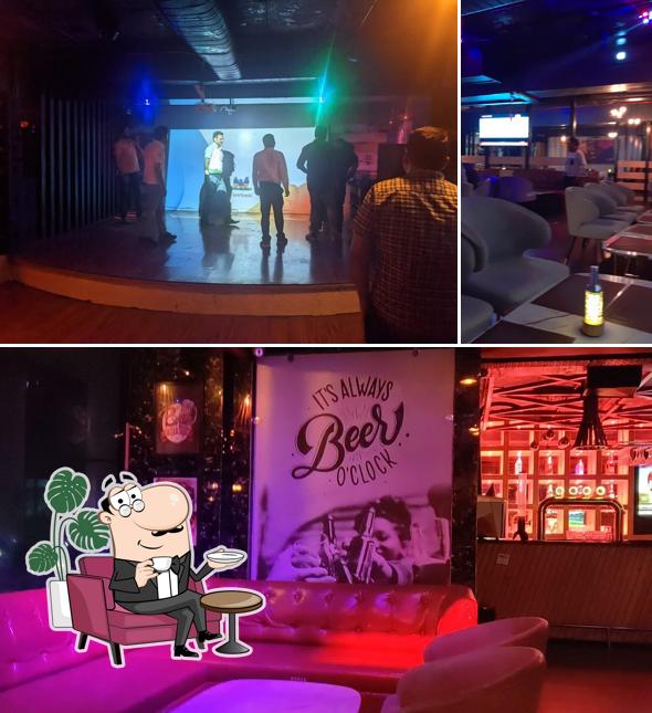 Check out how FBI BAR looks inside