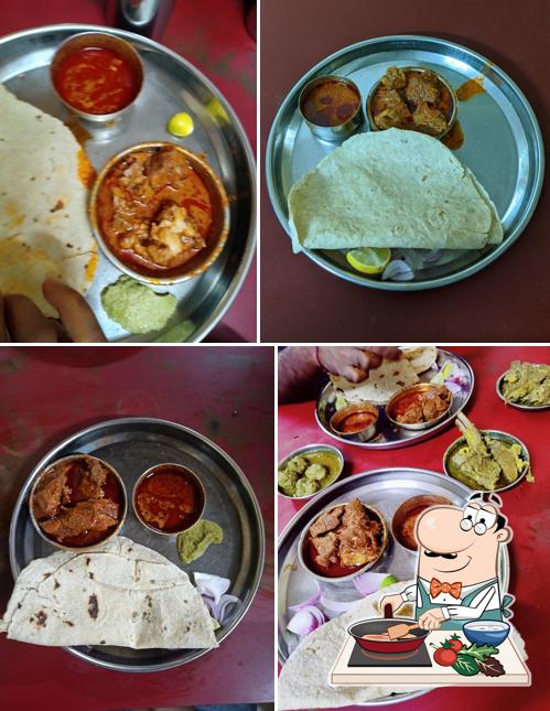 Chicken curry at Nakod Savaji Khanavali