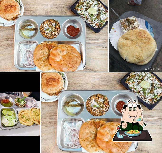 Raju special chhole kulche