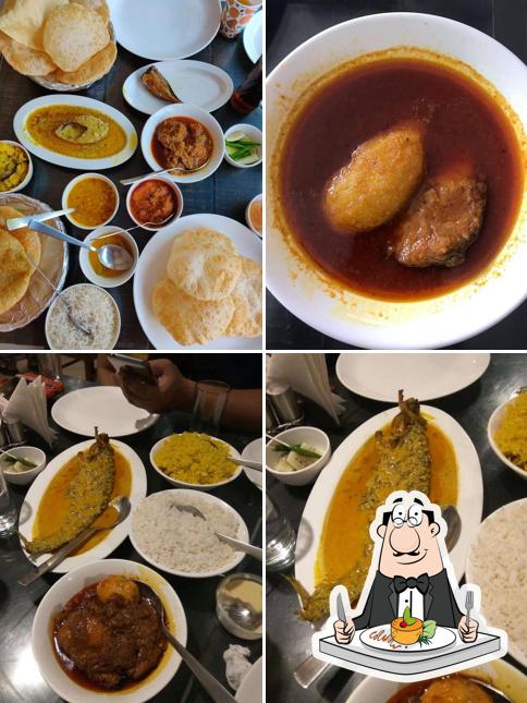 Food at Bhojohori Manna