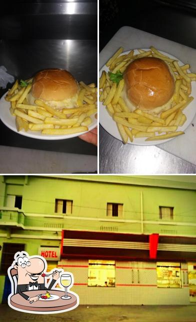Dê uma olhada a ilustração ilustrando comida e exterior no Esquinão Do Brás