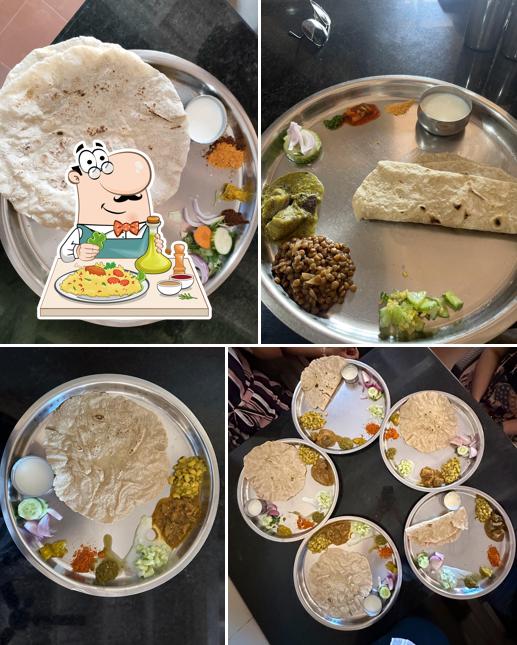 Food at Basveshwara Khanavali