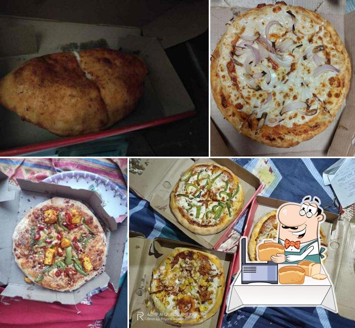 Garlic bread at Pizza Wings Sonipat