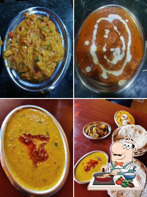 Chicken curry at Uddta Punjab Dhaba
