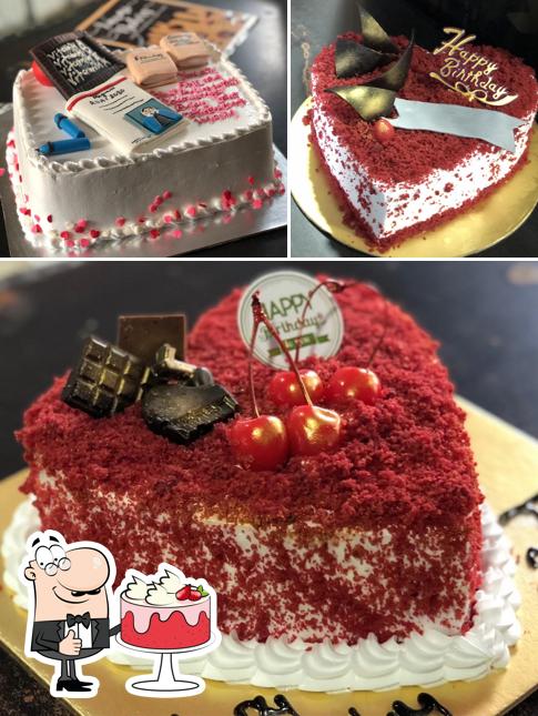 Red velvet cake at Laxmi bakery