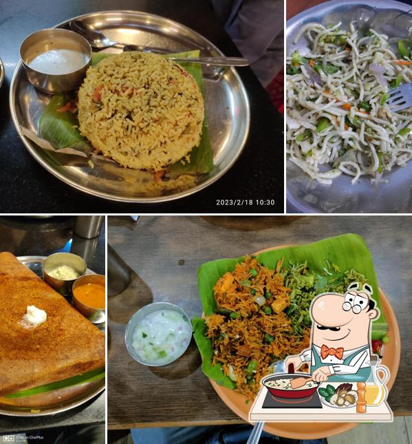 Fried rice at HOYSALA THINDI BOX