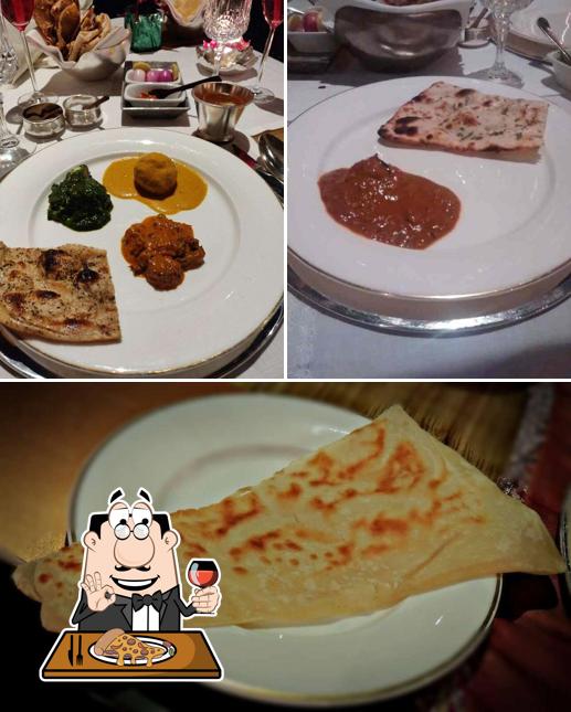 Get pizza at Jamavar - The Leela Mumbai
