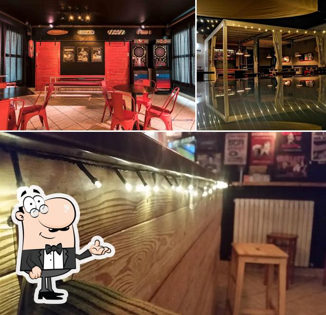 Siediti a un tavolo di Barigno Street Bar