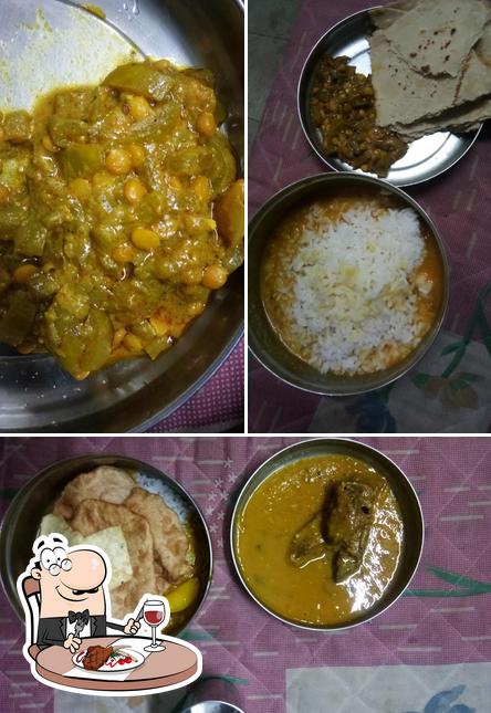 Shristi Complex (Apna Bazaar) Pune Sub Area, Saanjha Choolah offers meat meals