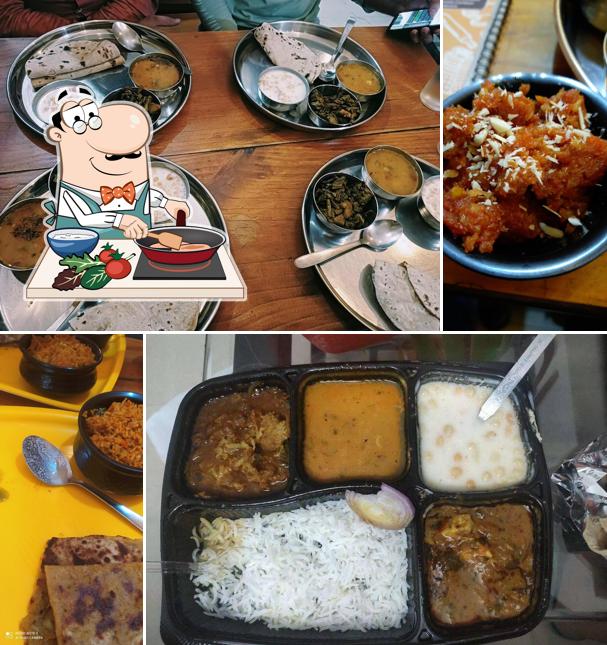 Chicken curry at Khushi Ki Thalii