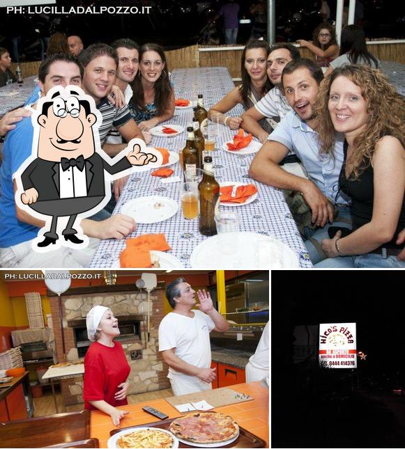 Dai un'occhiata agli interni di Nico's Pizza