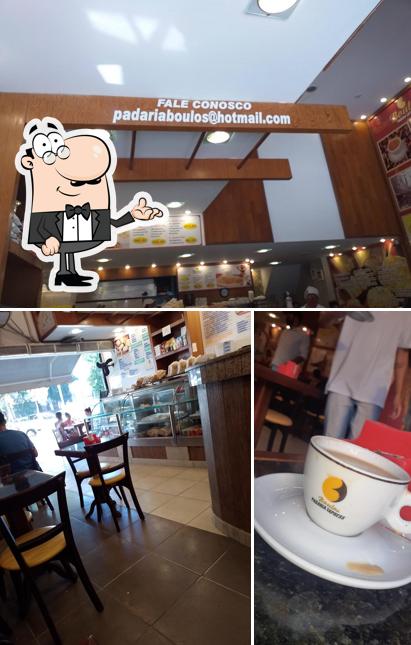 O interior do Boulos Padaria Express