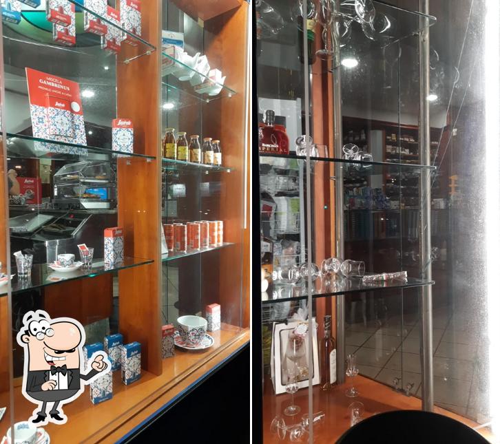 Gli interni di Bar Tabacchi del Porto