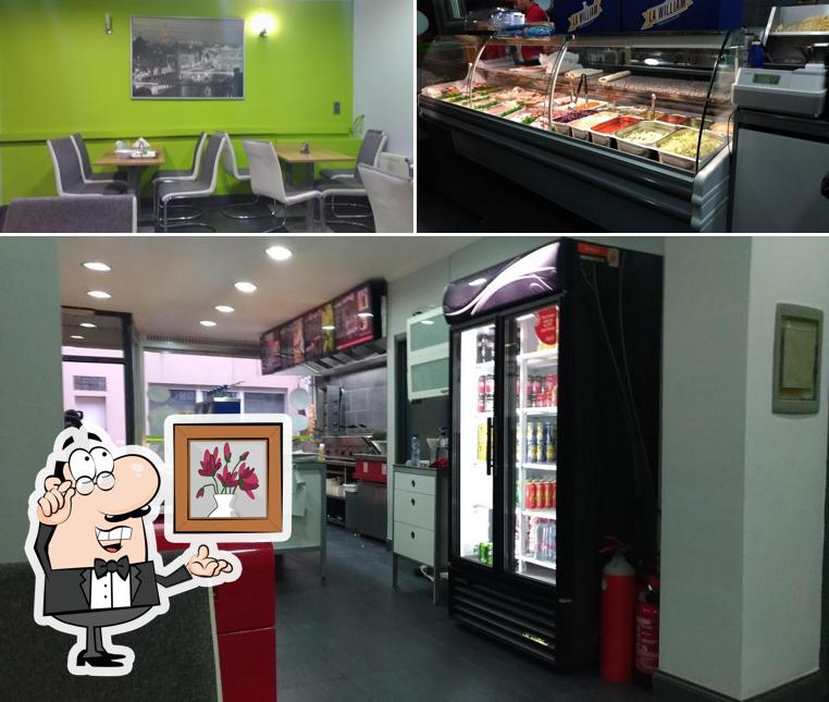 La intérieur et nourriture du restaurant