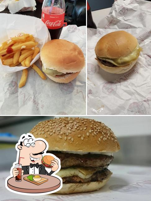 Concediti un bell'hamburger a Mauri's l'hamburgheria Gardone